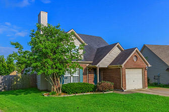 Homes for Sale in Lexington KY | 109 Salinger Dr, Georgetown, KY 40324 | Photos by KRanchev Photography, LLC | The Best Real Estate Photography Services in Lexington, KY | Listing Agent: Lindsay Emmerich Muzic | Agency: Estate Source, LLC | $140,000  | 3 Beds  |  2 Baths  |  1,305 Sq. Ft.| MLS#1515651 | You will fall in love with this beautiful home on a quiet street in desirable Bradford Place - voted the safest neighborhood in Georgetown! Convenient location is close to everything including shopping/restaurants, Southern Elementary, Suffoleta Waterpark and Marshall Park. Plus, just a short 10-15 minute drive to Lexington! ...